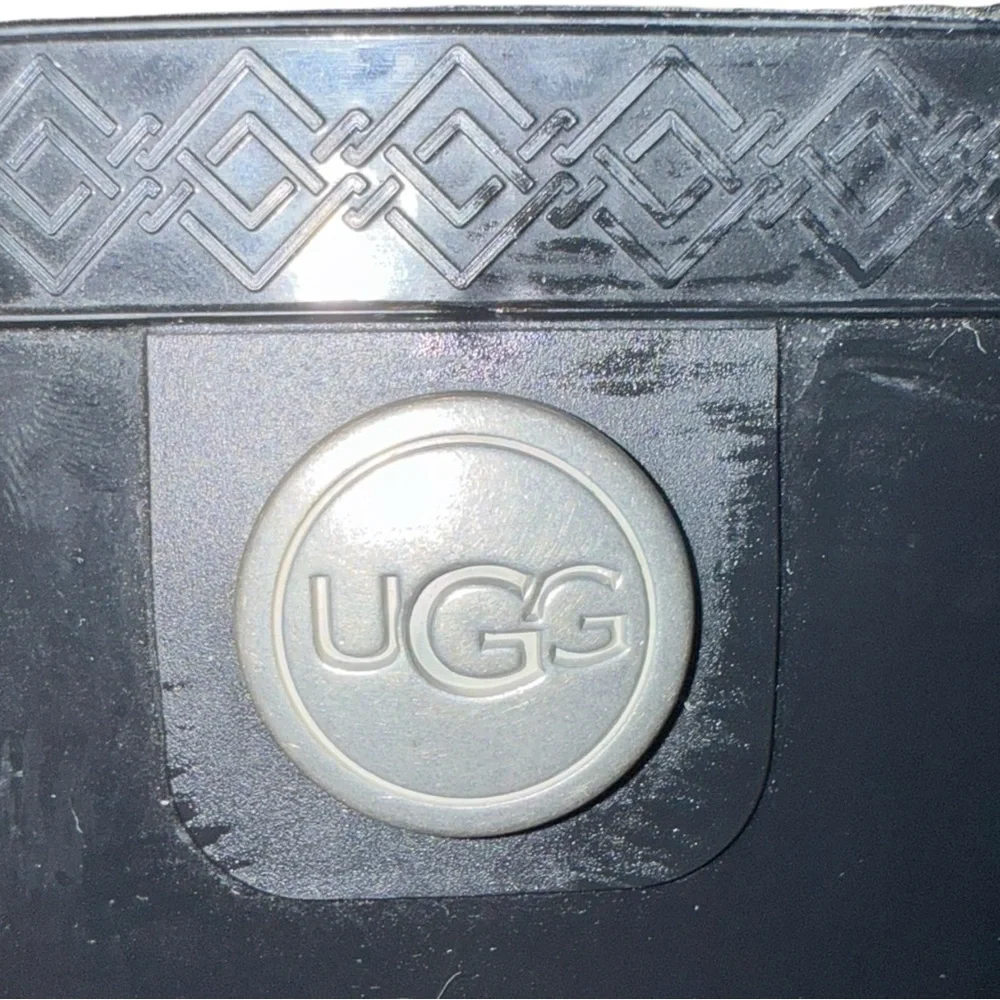 ▶️ UGG ◀️ Black Shaye Rain Boots Womens 7 - flaw